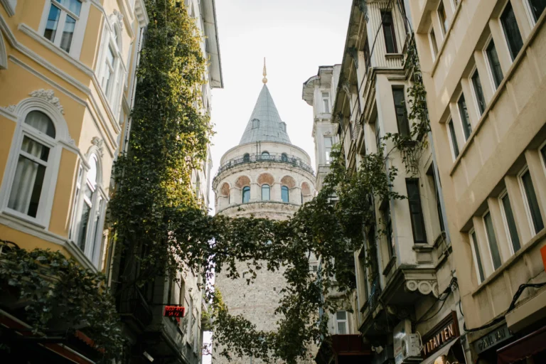 Galata Kulesi Hikayesi ve Efsaneleri