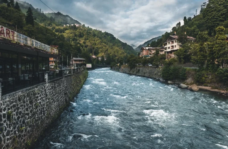 Rize’nin Neyi Meşhur?: Doğanın ve Lezzetin Zirvesi