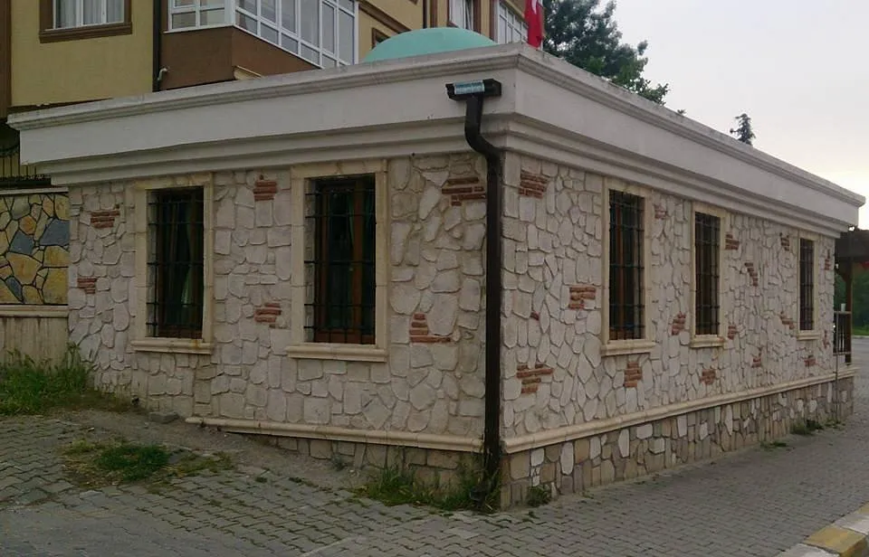 Sakar Baba Türbesi