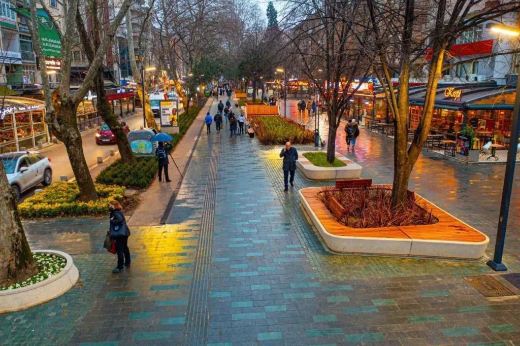 Gebze'de Gezilecek Yerler: Tarih, Doğa ve Eğlence Rehberi Gebze'de Gezilecek Yerler - Gebze Sokakları